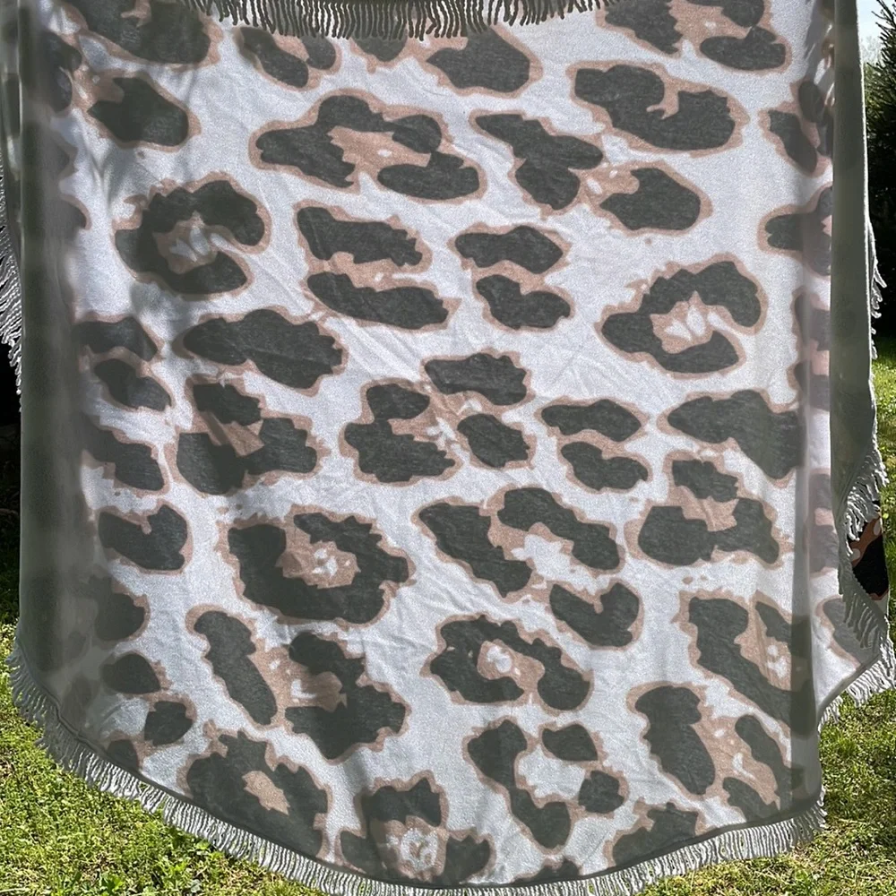 NWOT Round Animal Print Beach Towel